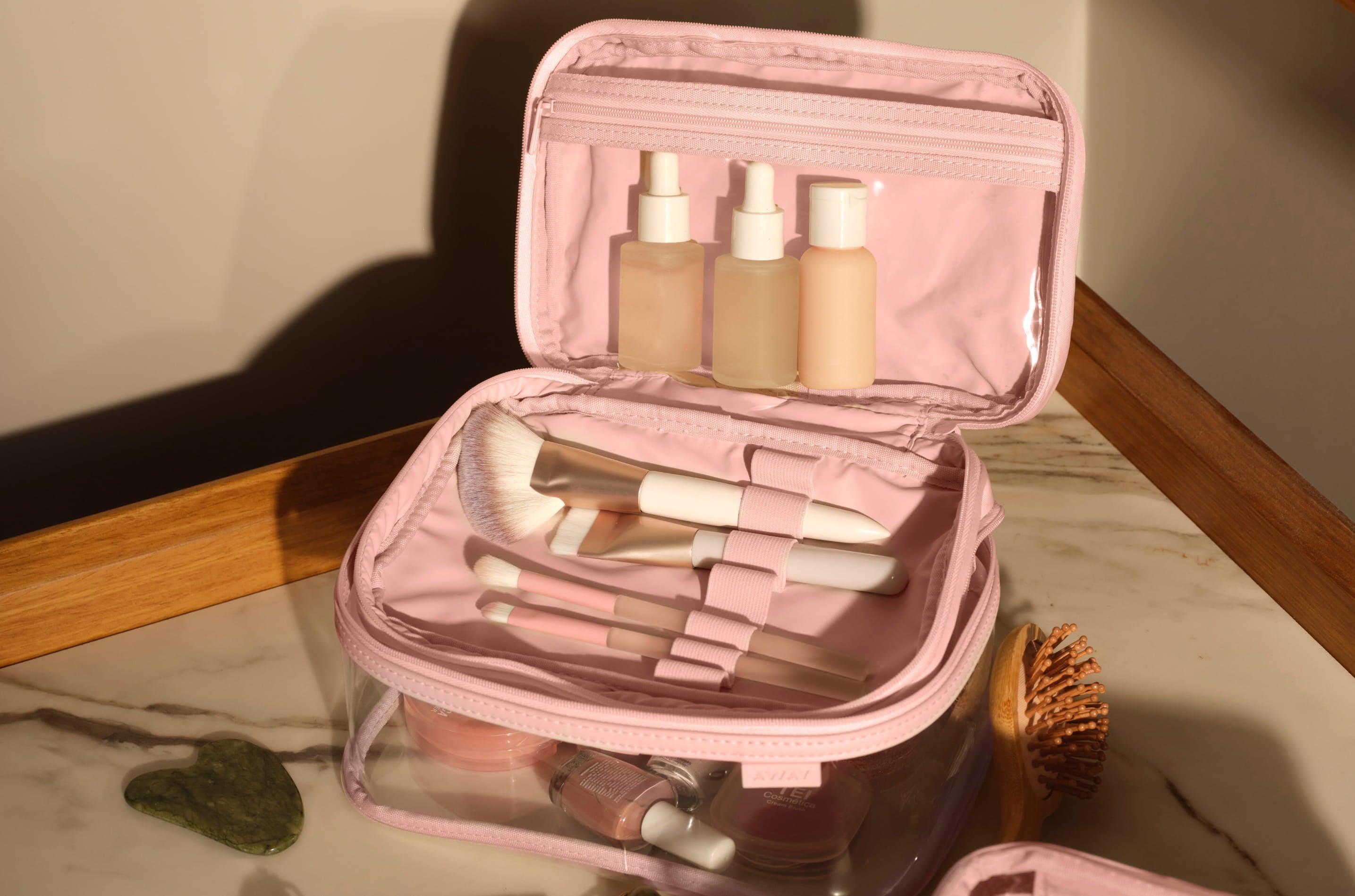 How to Choose the Best Makeup Bag for Travel