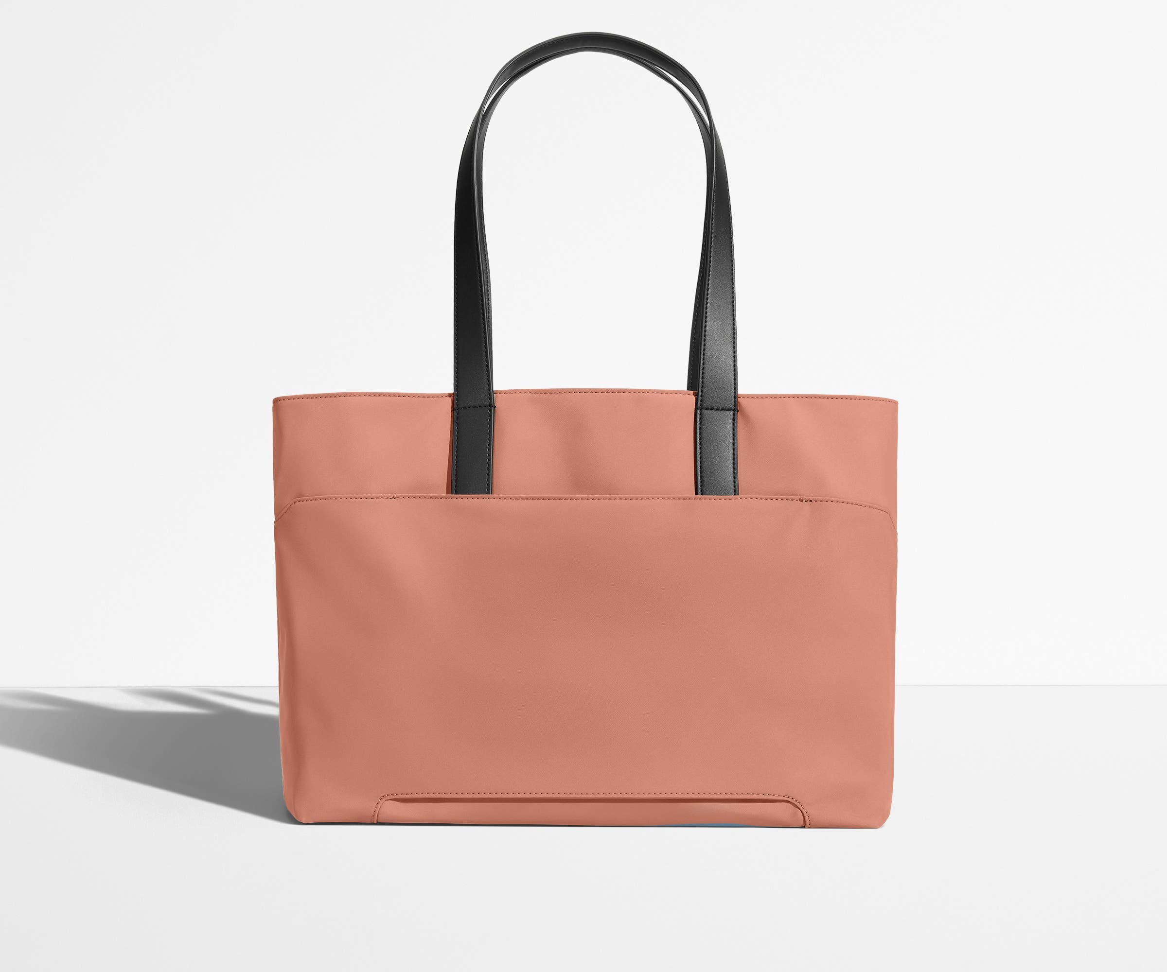Trolley sleeve on the bag of the Everywhere Tote
