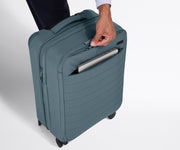 Laptop in the front zipper pocket