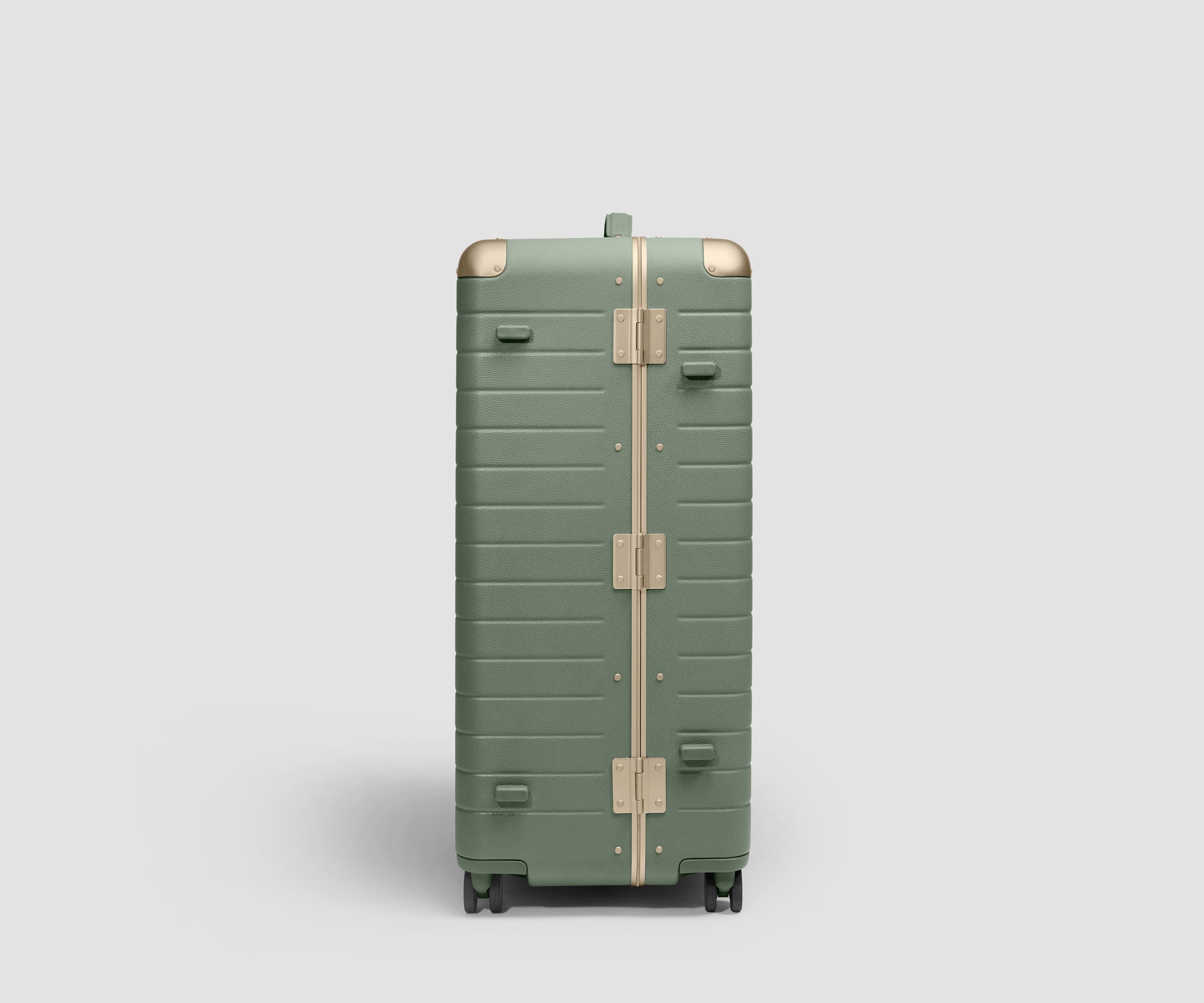 The Aluminum Edge Trunk in No. 20 Legacy