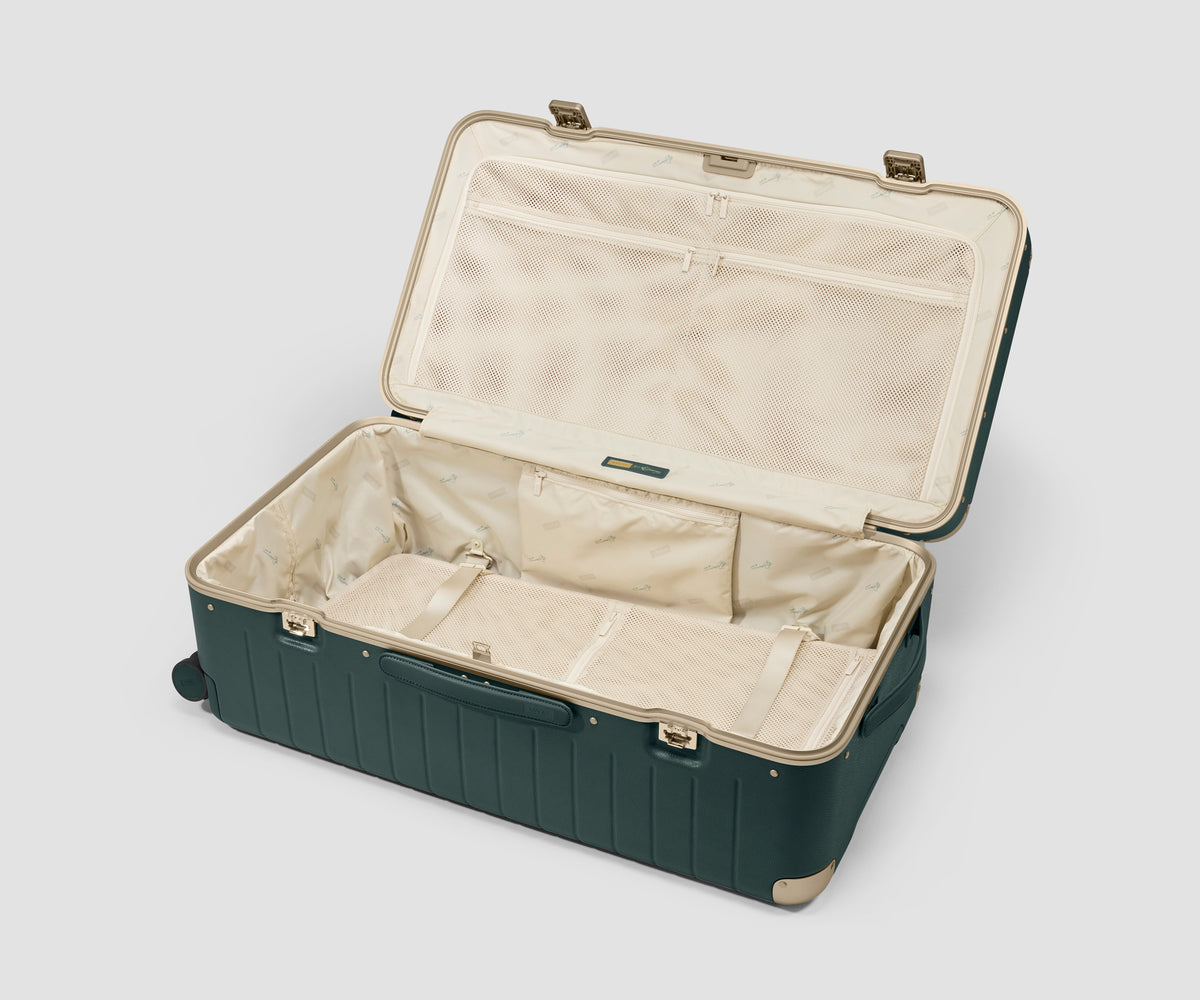 The Aluminum Edge Trunk in No. 20 Pine