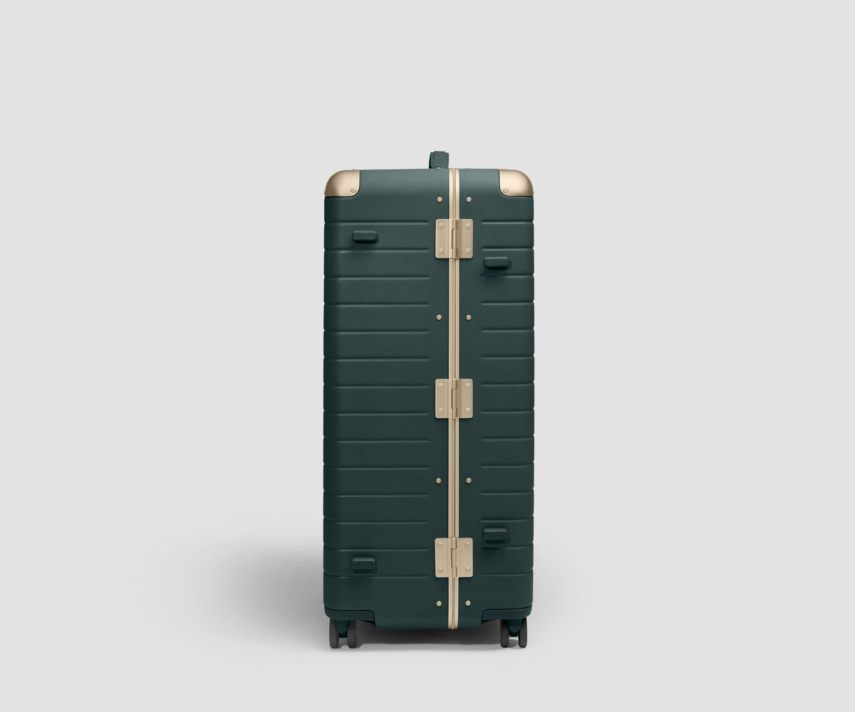 The Aluminum Edge Trunk in No. 20 Pine
