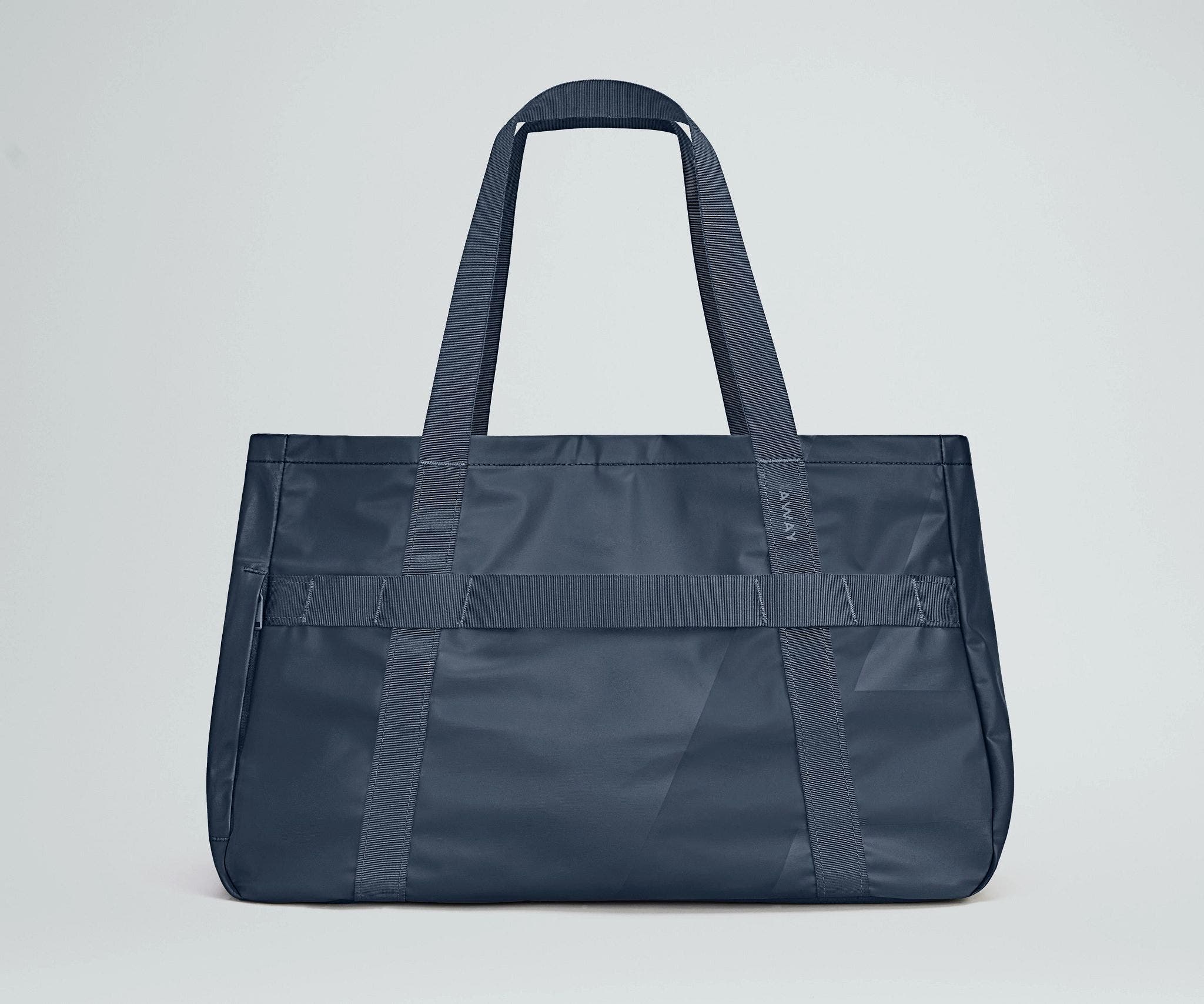 Front view of the Active Tote 45L with the handles up