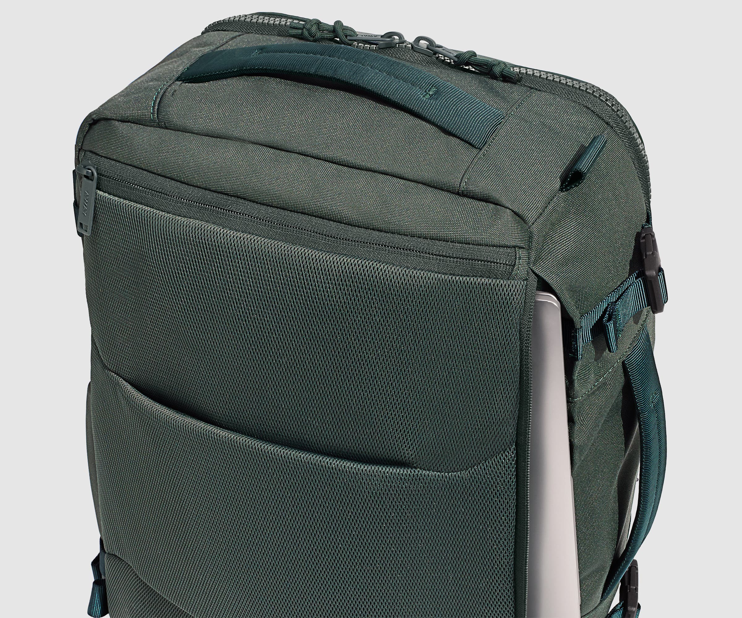 The Outdoor Convertible Backpack 25L | Forest Green
// Exterior 13” laptop compartment