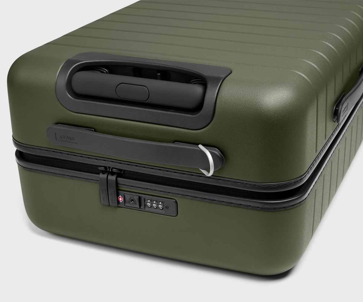 The Medium Flex 3 in Olive Green