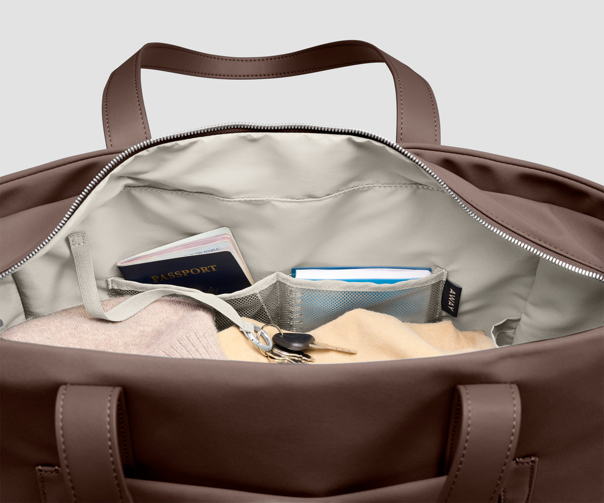 Signature Tote in Chocolate Brown