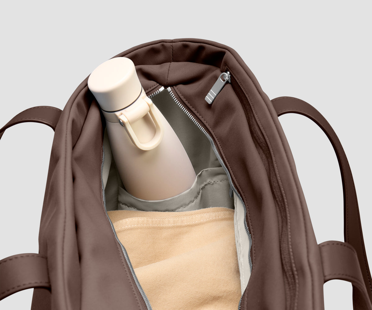 Signature Tote in Chocolate Brown