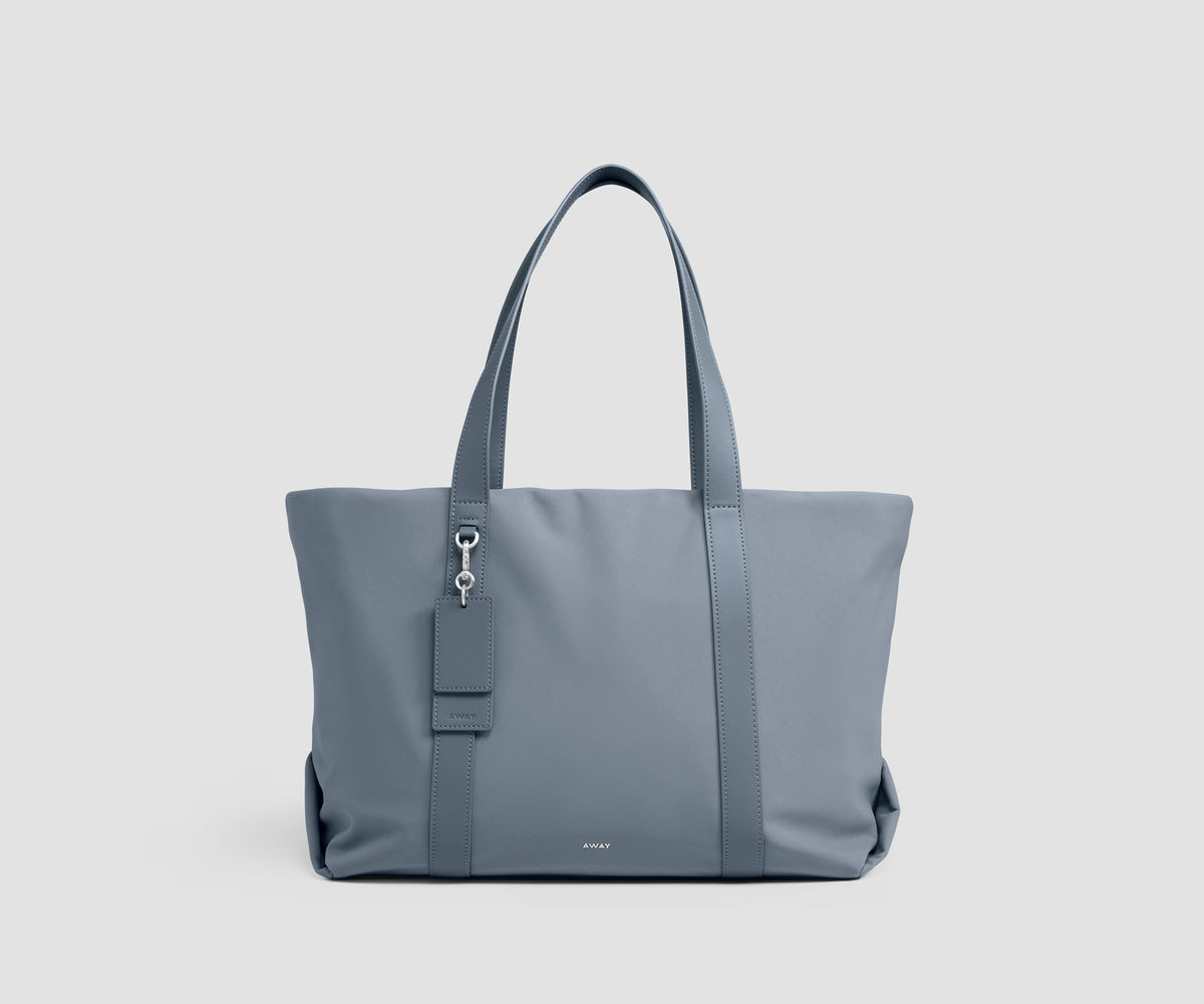 Signature Tote in Coast Blue