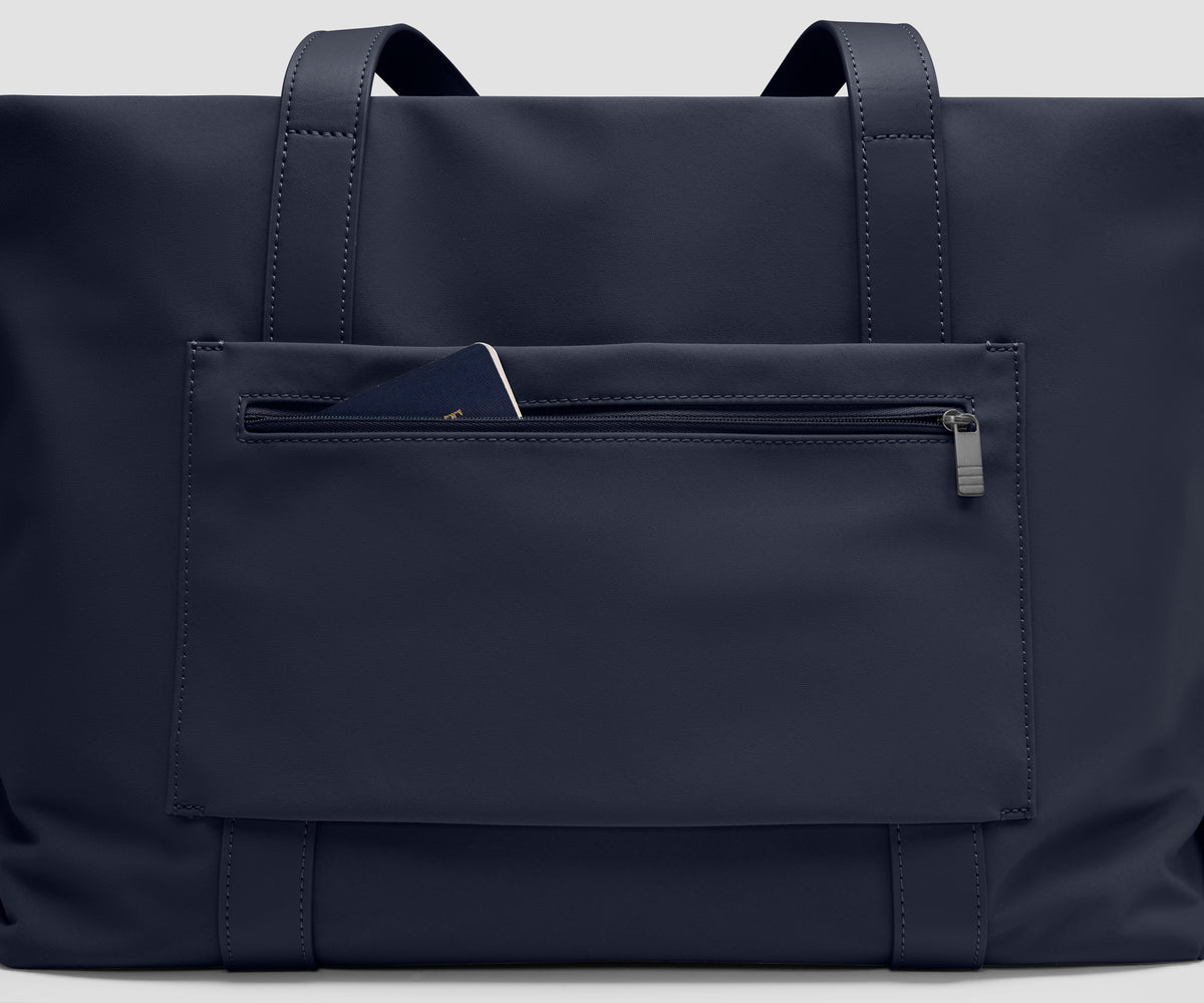 Signature Tote in Navy Blue