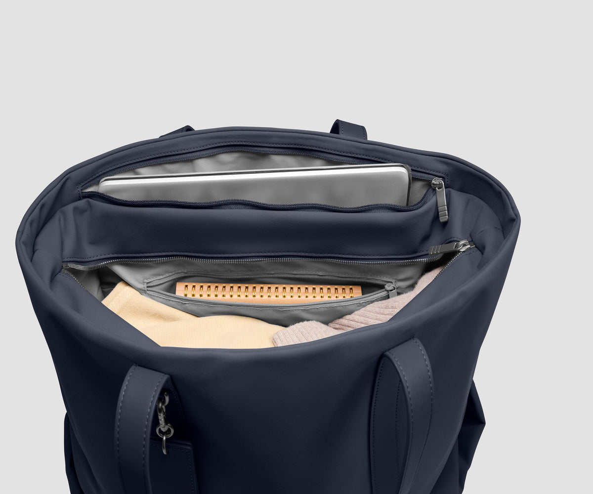 Signature Tote in Navy Blue