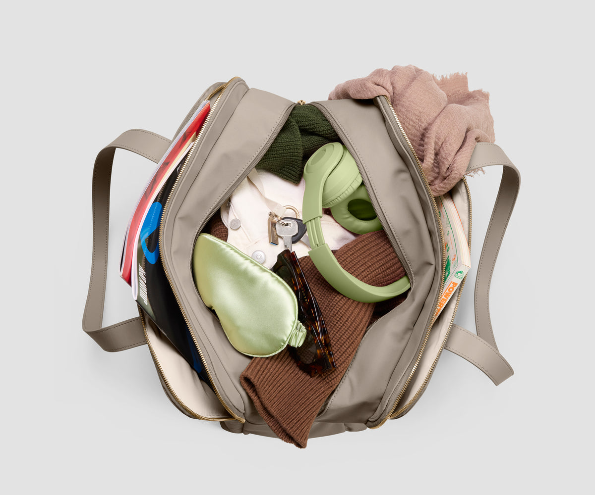 Signature Triple Zip Duffle in Dune Taupe