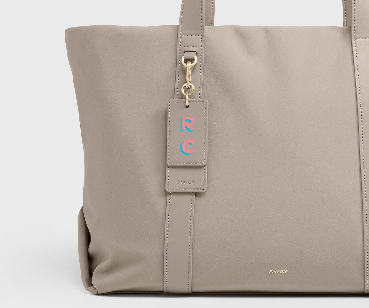Signature Tote in Dune Taupe
